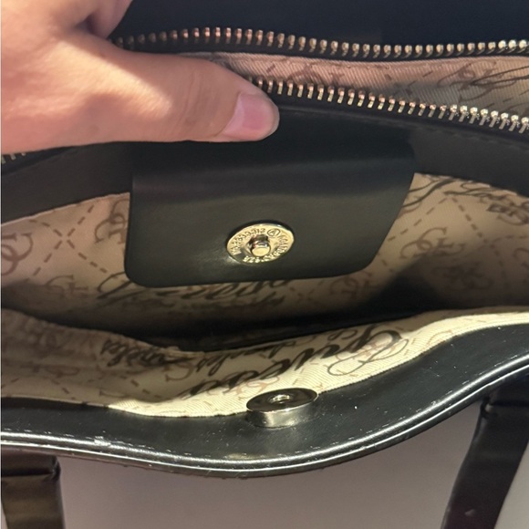 Guess Black Structured Tote Bag - Picture 5 of 7